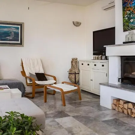 Nensi Villa