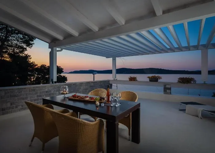 Nensi 别墅 Grebaštica